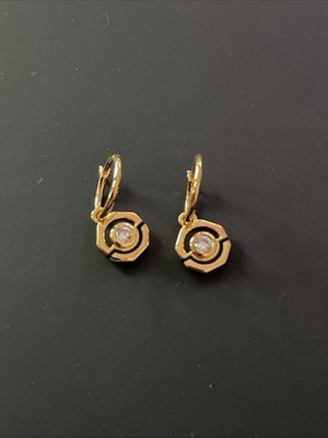 Emaille & Stein Hex Charm kleine Creolen in18kt recycelt vergoldet Vermeil