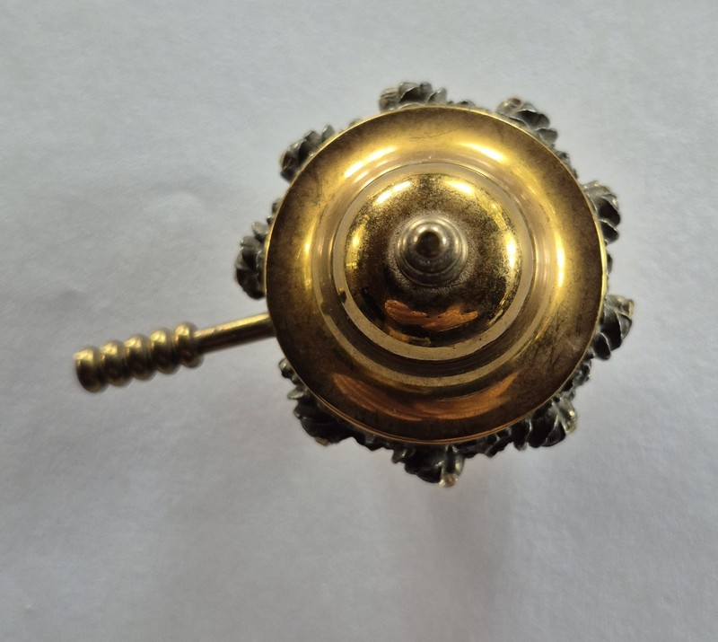 Vintage Gold-Tone Pill Box Saccharin Trinket Floral Rose Trim With 9 Rhinestones