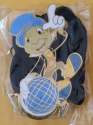 Disney 2002 Cast Member Exclusive Jiminy Cricket Earth Day Blue Globe Lanyard F1