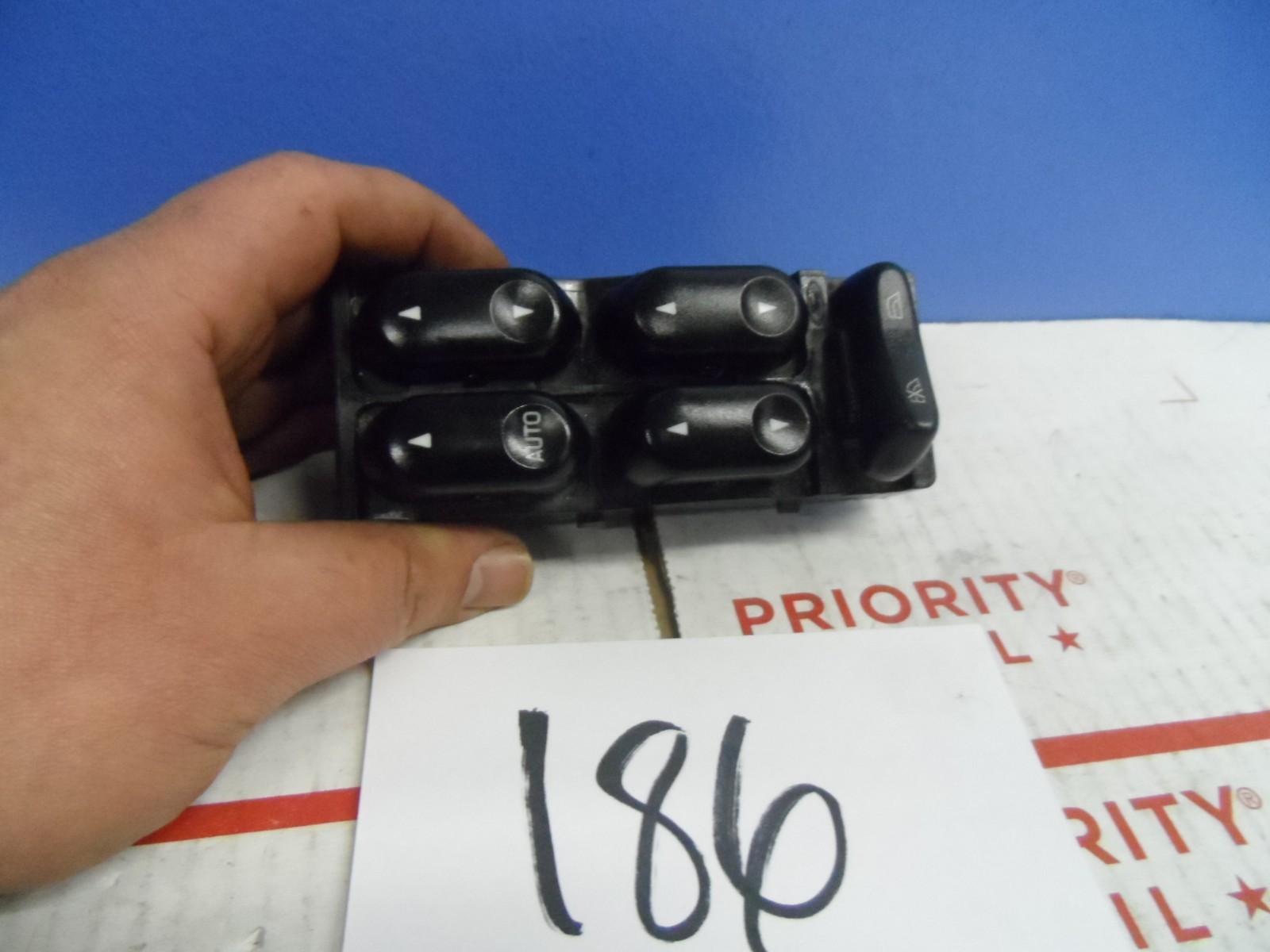 00 01 02 03 04 SABLE  Used master window switch control power DRIVER  #186