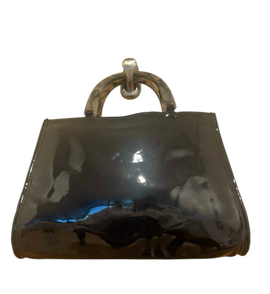 Bolso de cuero patentado negro Neiman Marcus de los años 90 con asas acrílicas Foto 3 de 4