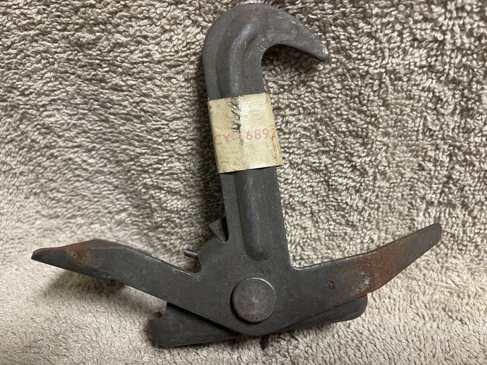 NOS FORD D9CY-16892-A 1983-86 MERCURY CAPRI CAPÔ TRAVA SEGURA LIBERAÇÃO - Imagem 4 de 4