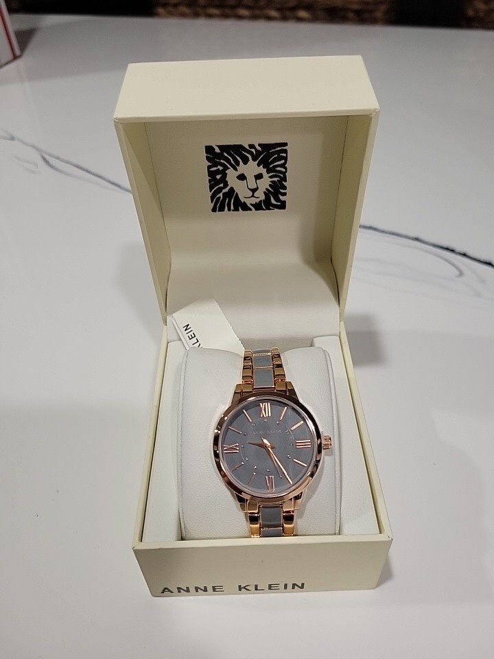 Anne Klein Women display picture 2