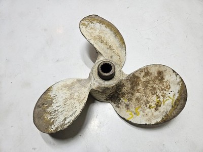 OEM Chrysler 35hp Propeller 3 Blade 10 1/2 inch diameter Prop Freshwater