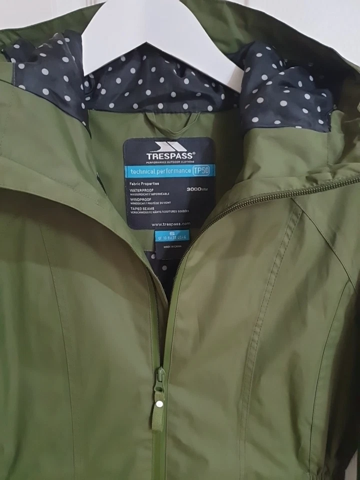 womens Trespass Jacket Raincoat UK 10  TP50 Tres-shield Green - Image 2 of 4