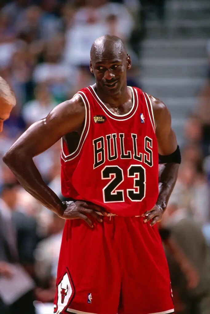 Jordan バスケットボールジャージ 23 VTG 90s CHAMPION MICHAEL JORDAN #23 BLACK JERSEY NBA MENS L