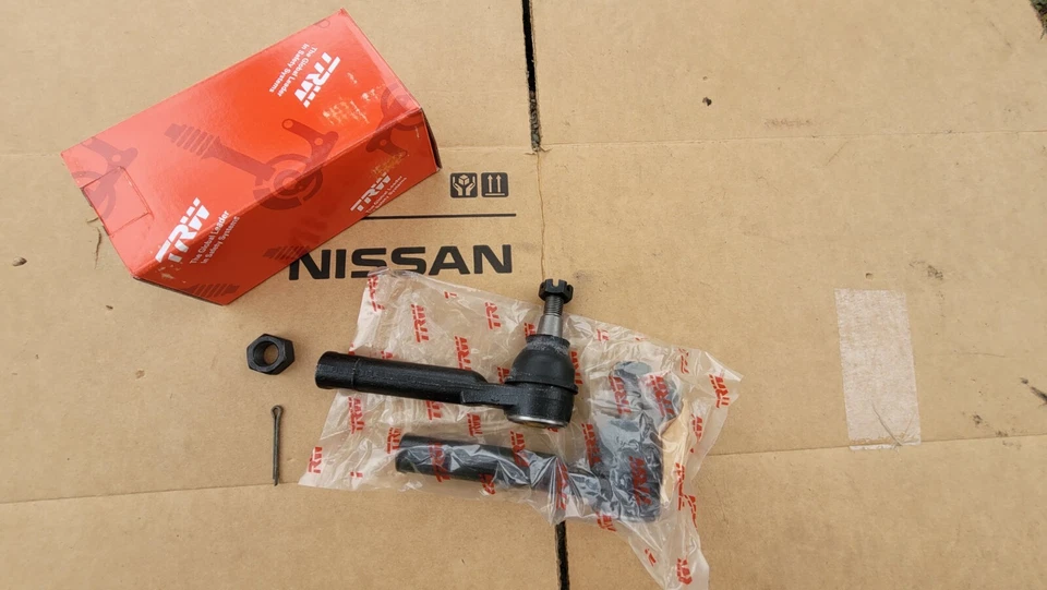 2x BARRAS DE AMARRE EXTERIORES TRW para NISSAN 300ZX Z32 SKYLINE R32 GT-R GTS-4 INFINITI Q45 Foto 2 de 4