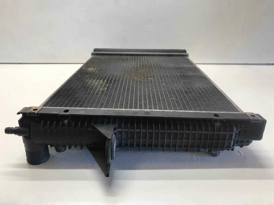 1993 - 1998 年沃尔沃 70 系列发动机冷却冷却器散热器带涡轮二手 — 第 3/4 张图片