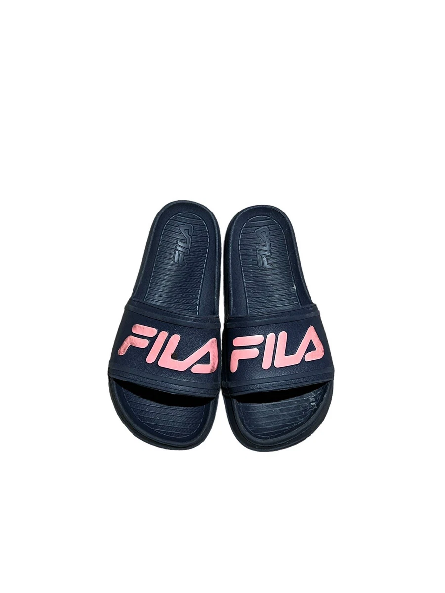 KIDS FILA SIZE 2 Navy SANDALS . CB9