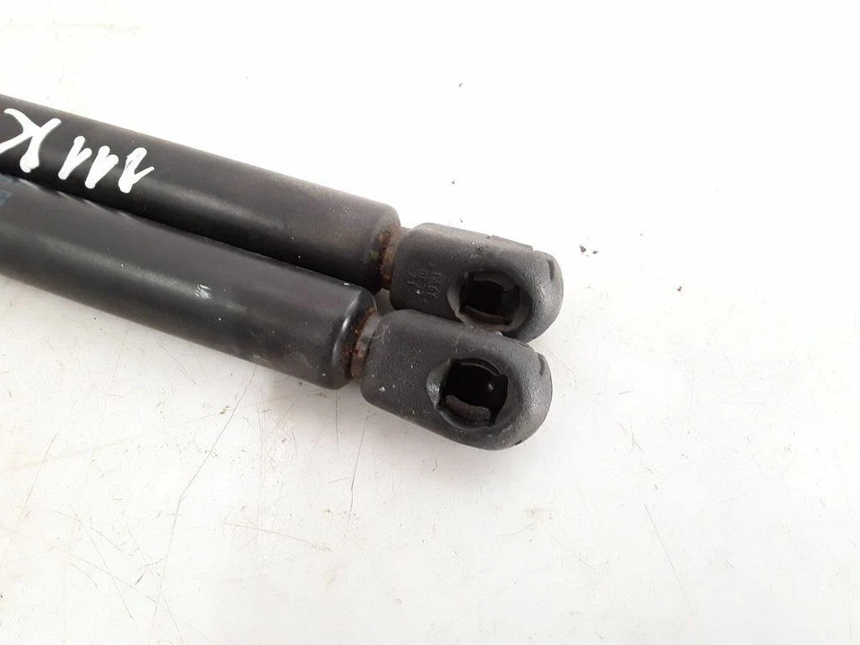 MG Zt-T 2003 Rhd 2.0CDTI 96kw Set Engine Bonnet Shocks BKK500010 - Image 4 of 4