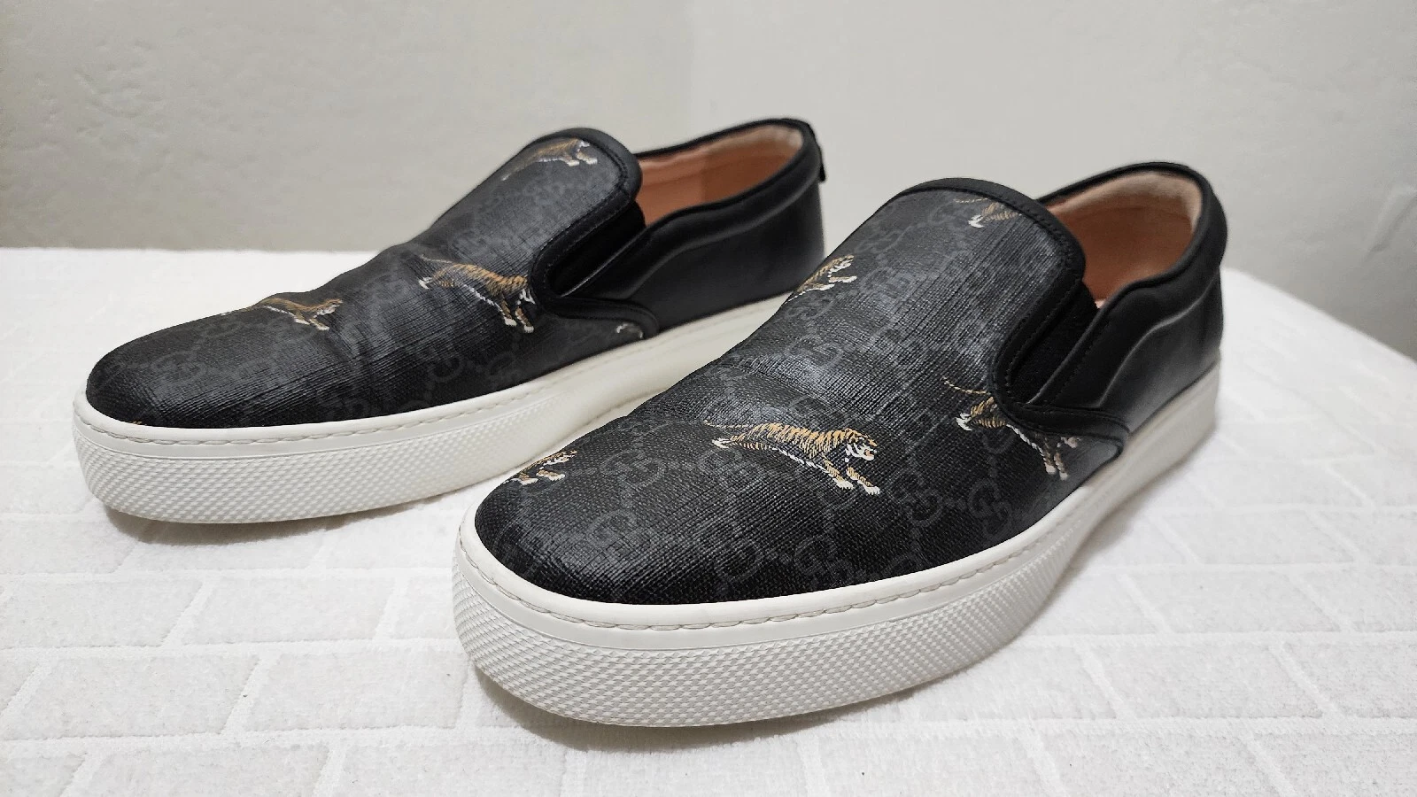 Baskets GUCCI homme taille 10,5 US GG Supreme Tiger