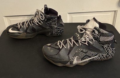 Men's Nike LeBron 12 Black & White Sneaker 718825-001 Sz 11.5