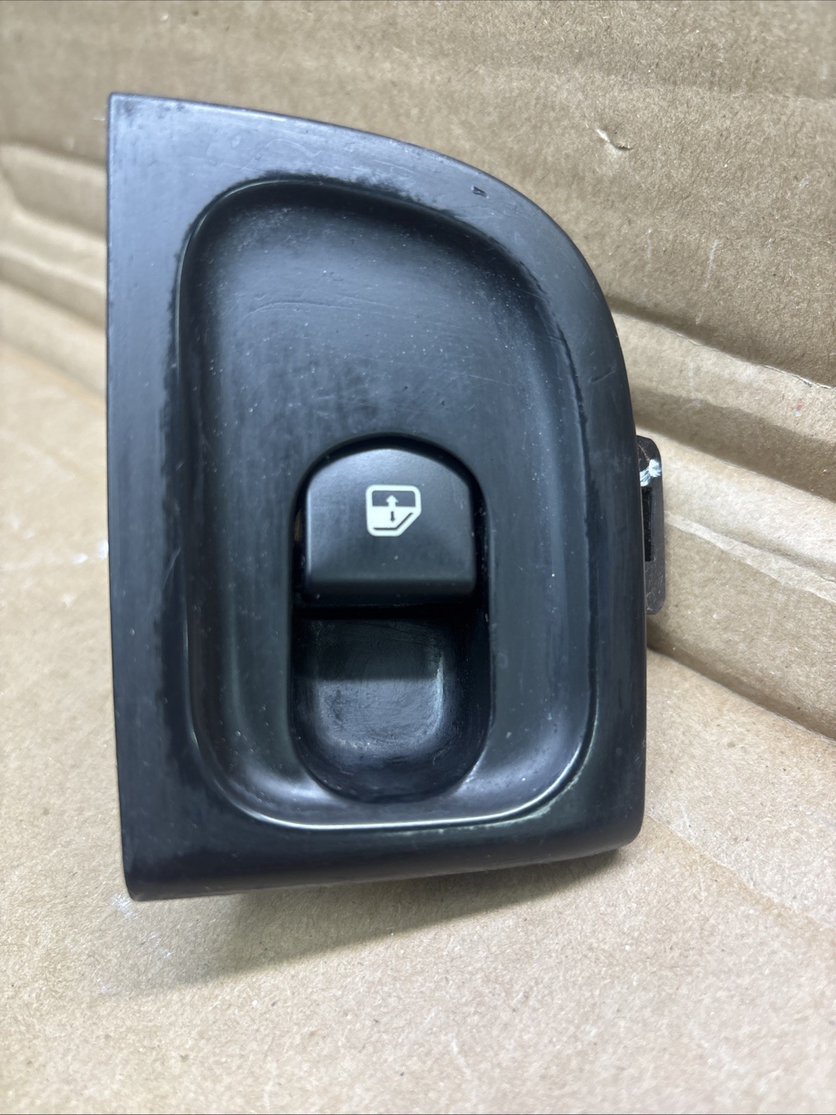 03-13 Maserati Quattroporte M139 Rear Right Side Window Control Switch OEM
