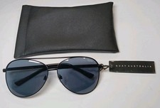 Quay Australia Vivienne Sunglasses Black Frame Blue Lens 126 w/ Case New w/ Tags