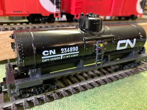 Life Like 8494 Single Dome Tank Wagon, Canadian National HO scale | Zustand: Used