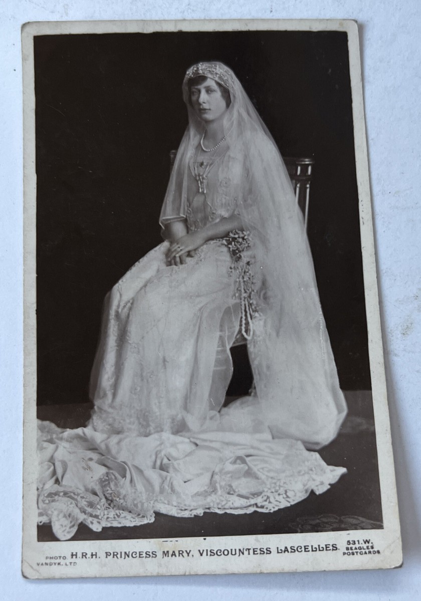1922 RPPC Beagles -HRH Princess Mary Viscountess Lascelles In
