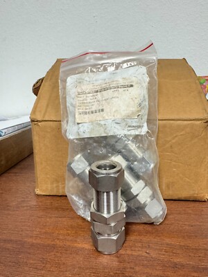 Swagelok SS-1210-61 Bulkhead Union 3/4  Tube Stainless Steel Compression Fitting