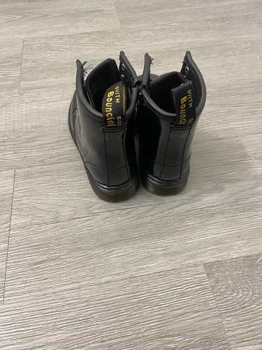 Dr. Marten’s 1460 8 Eye Patent Leather Boots Toddler Girls Shoe Size 10c Black - Picture 3 of 8