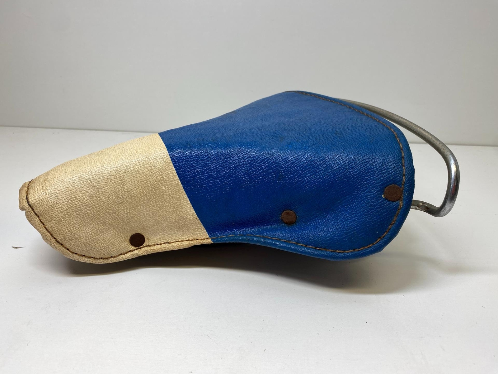 vintage persons bicycle seat