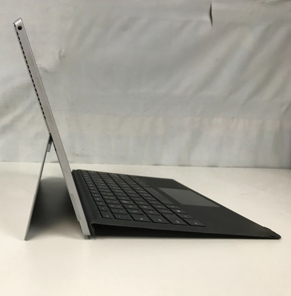 Microsoft Surface Pro 4 1724 / Intel Core M3-6Y30 1.51GHz / 4GB