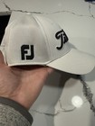 Titleist Pro V1 White Hat  Size S/M  Flex Fit Golf Hat — photo 4