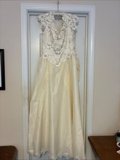 Ivory Floral Appliqu  A-Line Wedding Dress