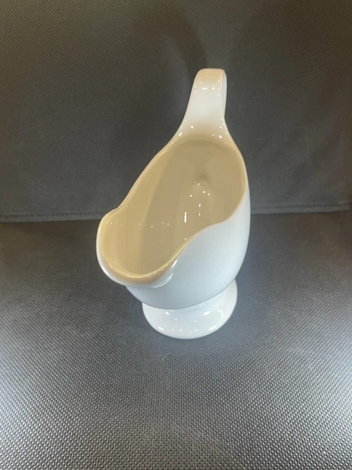 Simple Dining Ceramic Gravy Sauce Boat White 10 Ounce Capacity - Image 2 of 4