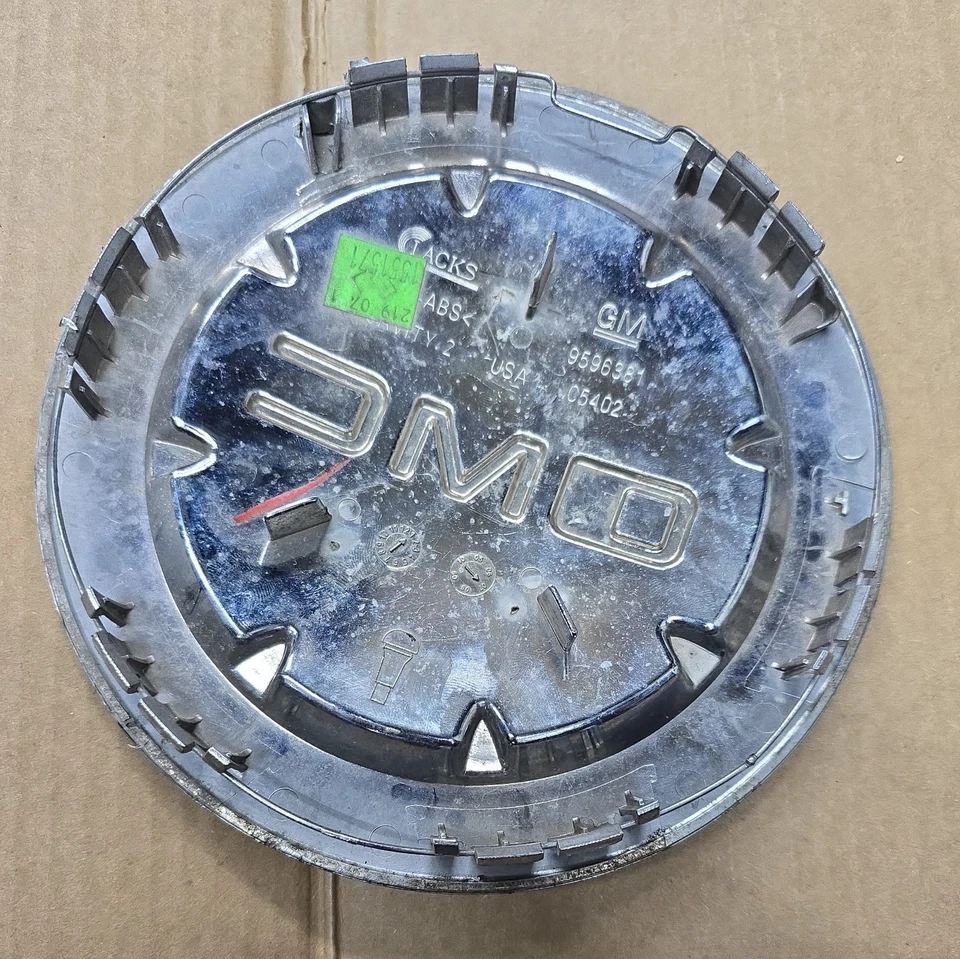 ♦️ Tapacubos central de rueda cromados GMC Sierra 1500 Denali Yukon XL 2007-2013. OEM. Foto 4 de 4