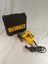 Dewalt DW321 Variable Speed Orbital Heavy-Duty Jigsaw W/Case  And Blade