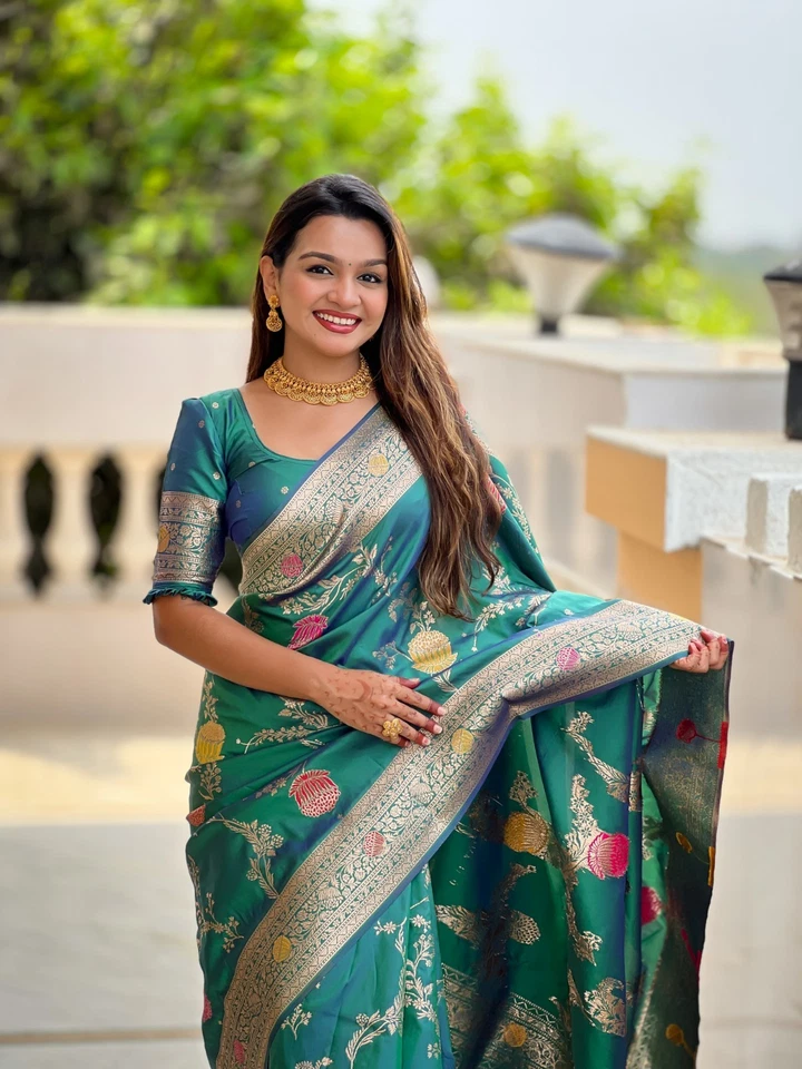 Women's Banarasi Pure Soft Kanjivaram Silk Saree With Blouse Piece For Wedding - Image 2 of 4