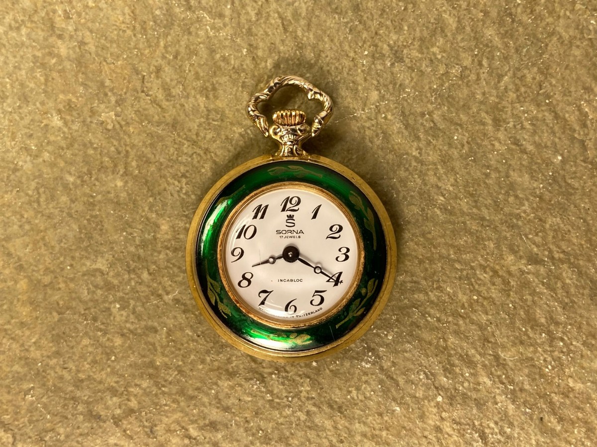 Vintage Swiss Made Sorna 17 Jewel Green Enamel Wind Up Ladies