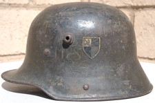 RARE & ORIGINAL WW1 GERMAN M16 HELMET 1st FOOT GUARDS REGIMENT PAINTED INSIGNIA