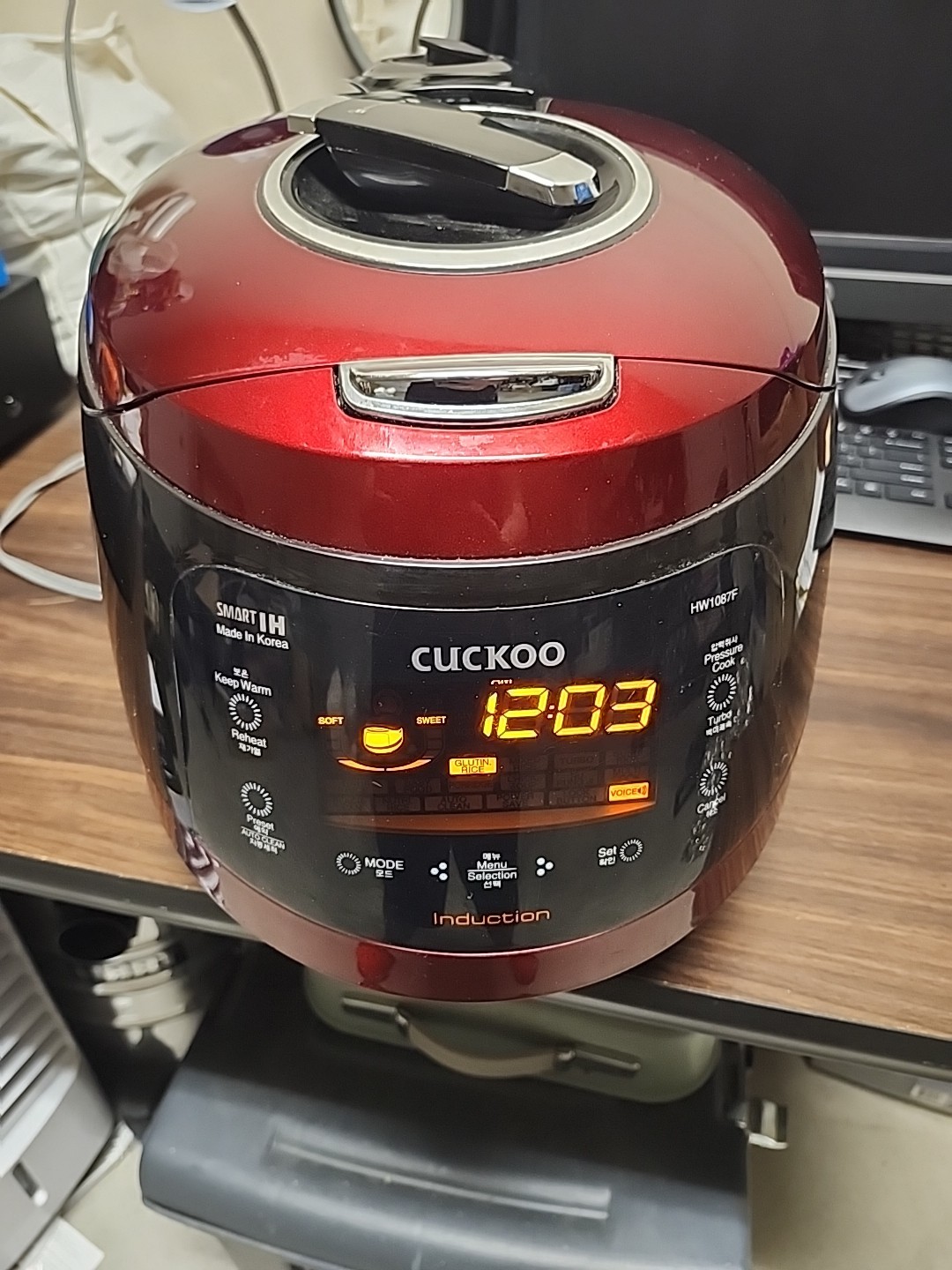 CUCKOO CRP-HW1087F 10-Cup Pressure Rice Cooker 2/ Warmer For Parts & cleaning