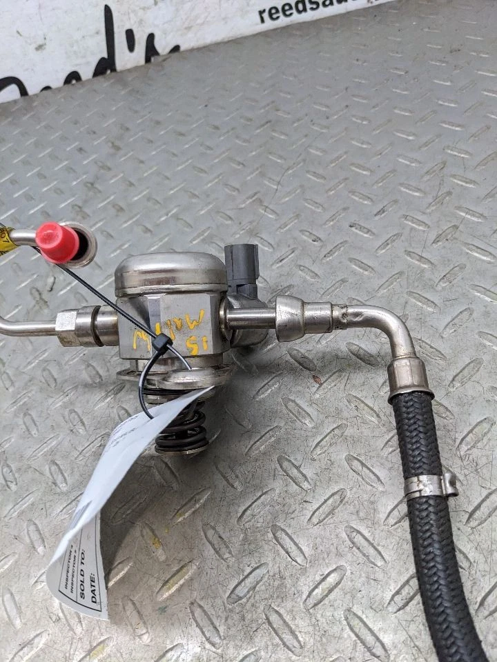 High Pressure Fuel Pump For 2013 2014 2015 Chevrolet Malibu 2.5L 1265848 1180985 - Image 4 of 4