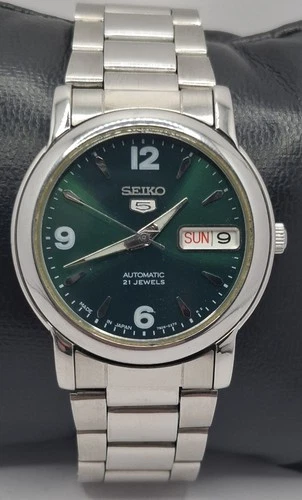 Vintage Seiko 5 Automatic 21 Jewels 7S26 Day/Date Mens Emerald Green Dial Watch