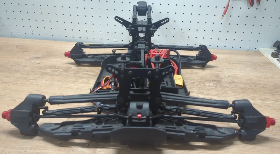 Team Corally 30-40% Rtr Demonator Monster Truck Chassisw/Esc/Steering Servo - Image 3 of 4