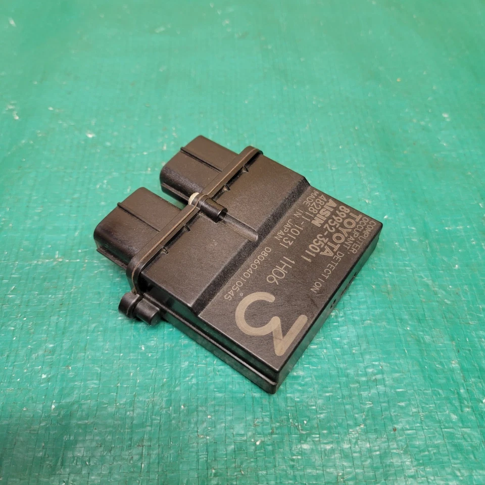 2007-2012 Toyota Yaris Computer Occupancy Detection Sensor OPDS OEM 89952-35011 - Image 2 of 4