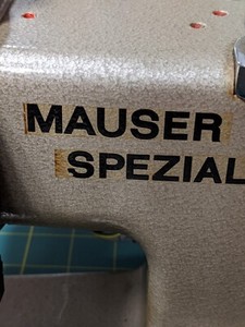 Alte, aber vollfunkzionierte Spezielle Nähmaschine. Reritat. Made  Deutschland