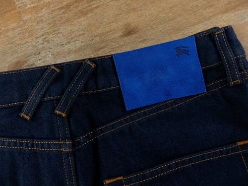 BURBERRY heavyweight navy blue Japanese denim mini skirt with rose print hem NWT - Picture 13 of 13