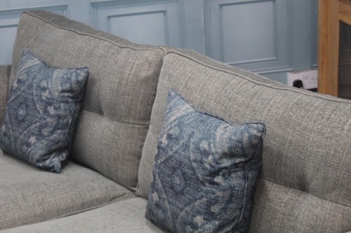 PARKER KNOLL, ARLINGTON GRAND SOFA IN SIERRA CONIFER FABRIC. RRP £2105. - Picture 7 of 11