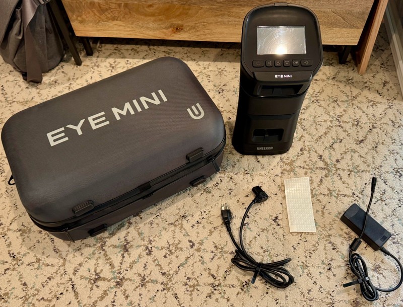Uneekor EYE MINI Golf Launch Monitor Portable Indoor Outdoor + Case Pro Package