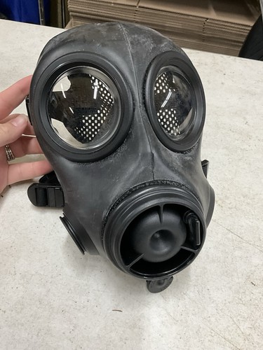 AVON FM12 GAS MASK SIZE 3 (Small)