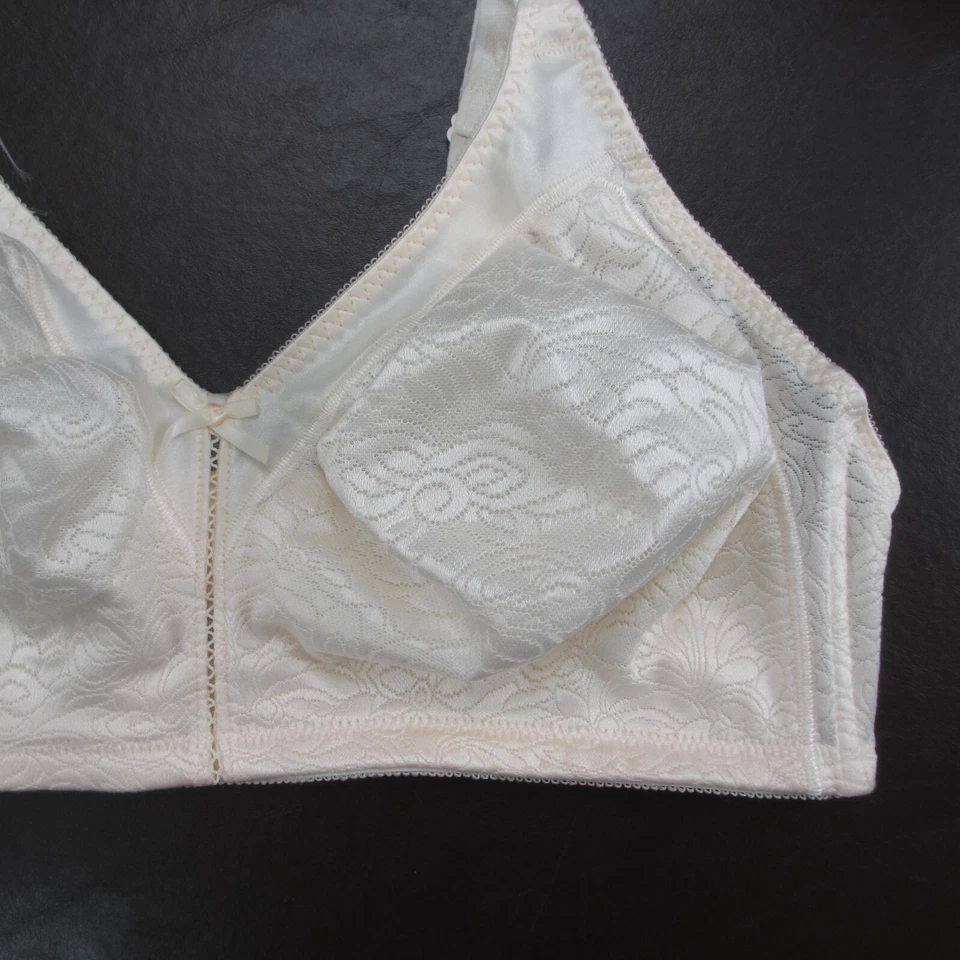 Sutiã Bali 42D amarelo sem forro sem fio fecho ajustável traseiro - Imagem 4 de 4