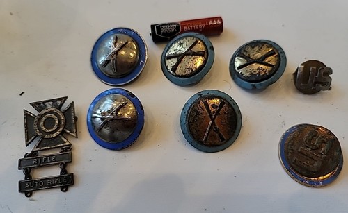 Military Lot Lapel Pins Army Infantry Military Police Corps Crossed Rifles U.S. - Picture 1 of 14