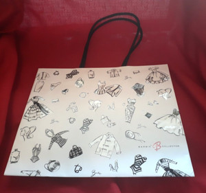 Mattel 2005 Barbie Collector Gift Bag Shopping Bag with Barbie Sketch Design