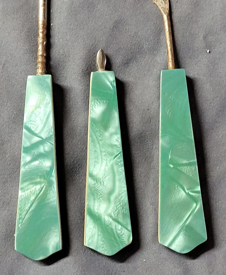 Juego de 3 Piezas Antiguo Botón Gancho Uñas Pinzas Verde Baquelita Años 20 Foto 3 de 4