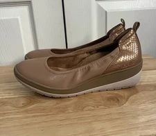 Vionic Jacey Taupe Leather Comfort Mid Wedge Heel Slip On Shoes Size 7.5