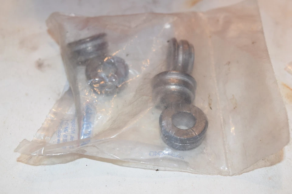 Espaciador de cable de batería ACDelco OEM 12354951 Paquete de 5 - B1-103 Foto 3 de 3