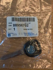 GM Logo Transponder Key Blank 88956702 Cadillac LOT OF 2