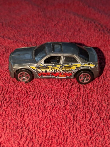 2015 Hot Wheels 2012 DodgeChrysler 300C Hemi Grey/Graffiti Mystery Model #2